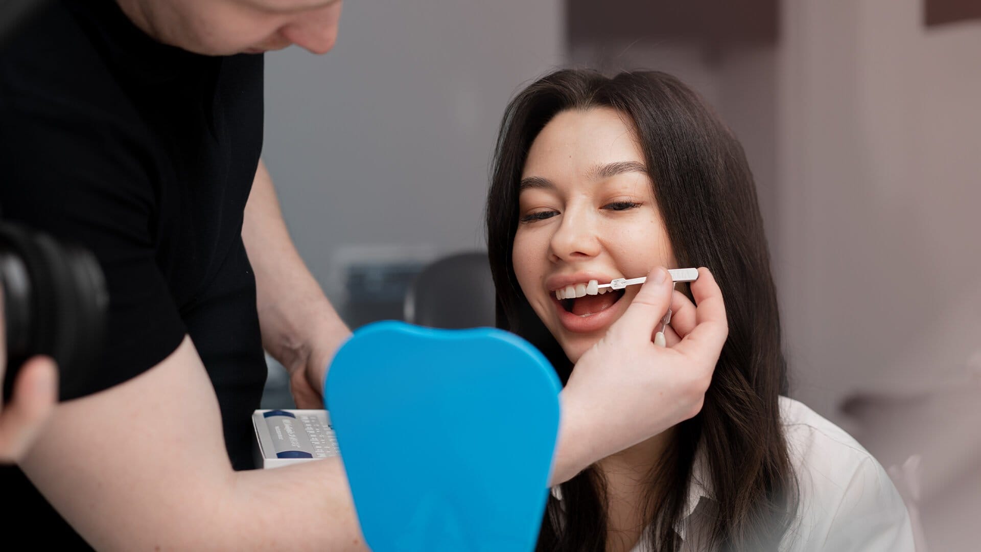 What You Need to Know About Hollywood Smile Design